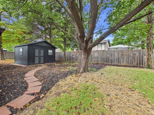 7926 E Killarney Pl, Wichita, KS 67206