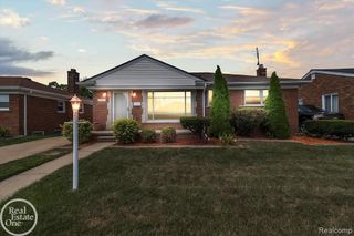 25585 Ronald Street, Roseville, MI 48066