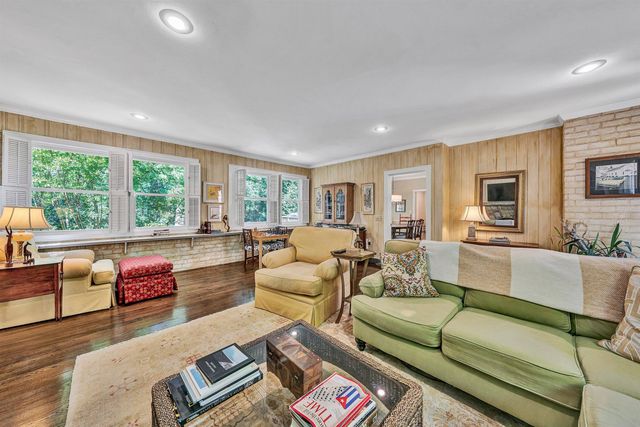 2130 Deyerle RD SW, Roanoke, VA 24018