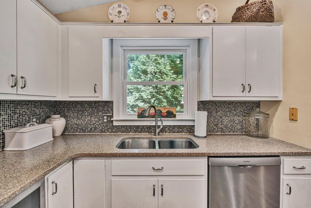 2130 Deyerle RD SW, Roanoke, VA 24018