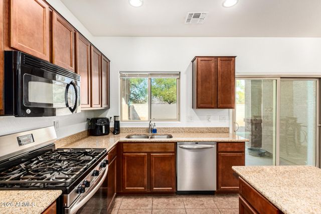 41490 N CHERRY Street, San Tan Valley, AZ 85140
