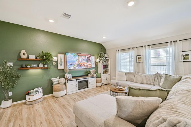 9606 Sterling Arbor Drive, Baytown, TX 77521