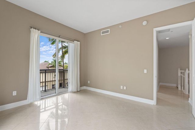 2617 NE 14th Avenue 109, Wilton Manors, FL 33334