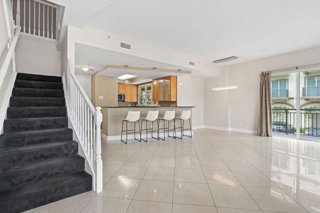 2617 NE 14th Avenue 109, Wilton Manors, FL 33334