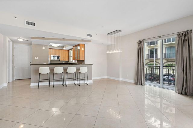 2617 NE 14th Avenue 109, Wilton Manors, FL 33334