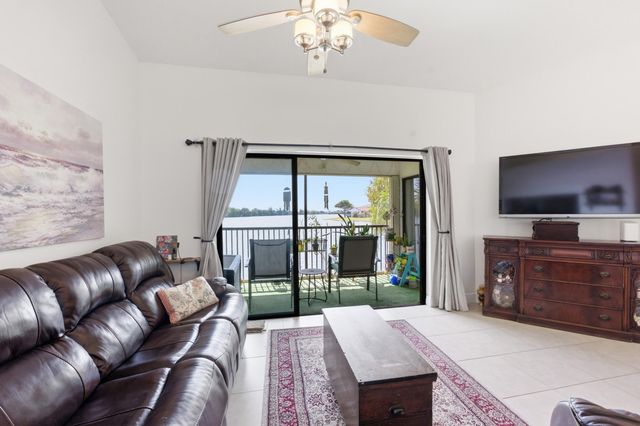 304 Liberty Court, Deerfield Beach, FL 33442