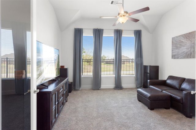 945 Goose Creek Street, Webster, TX 77598