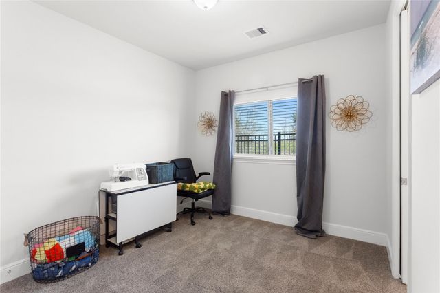 945 Goose Creek Street, Webster, TX 77598
