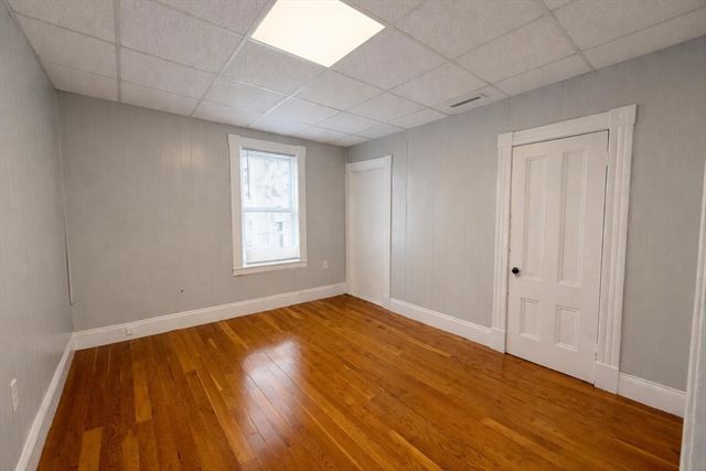 133 University Ave 6, Lowell, MA 01854