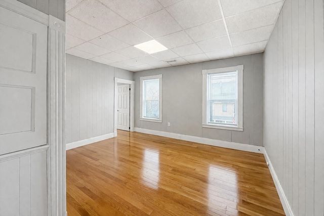 133 University Ave 6, Lowell, MA 01854