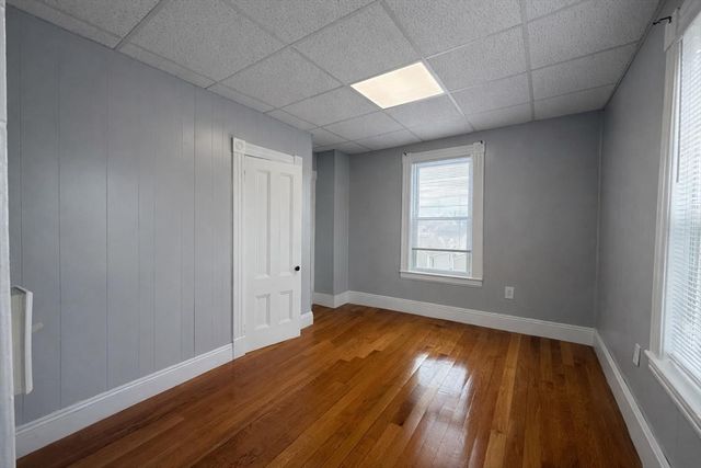 133 University Ave 6, Lowell, MA 01854