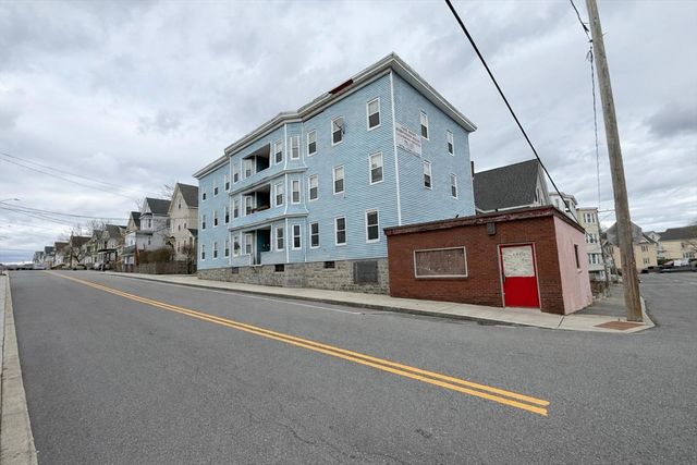 133 University Ave 6, Lowell, MA 01854