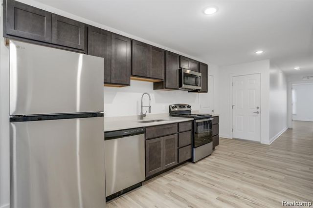 799 E Grand Boulevard 10, Detroit, MI 48207