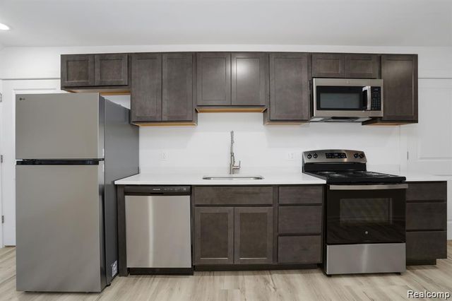 799 E Grand Boulevard 10, Detroit, MI 48207