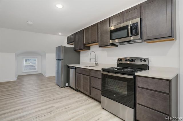 799 E Grand Boulevard 10, Detroit, MI 48207