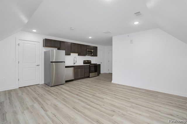 799 E Grand Boulevard 10, Detroit, MI 48207