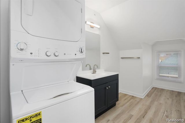 799 E Grand Boulevard 10, Detroit, MI 48207