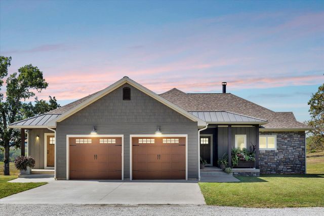 11998 E Highway 32, Stockton, MO 65785