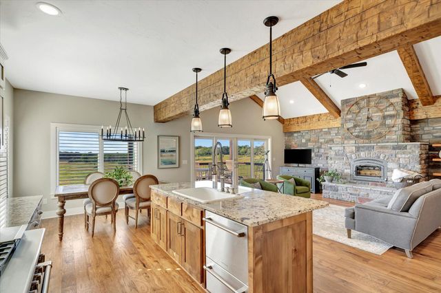 11998 E Highway 32, Stockton, MO 65785