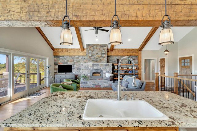 11998 E Highway 32, Stockton, MO 65785