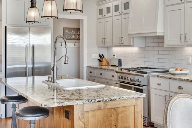 11998 E Highway 32, Stockton, MO 65785