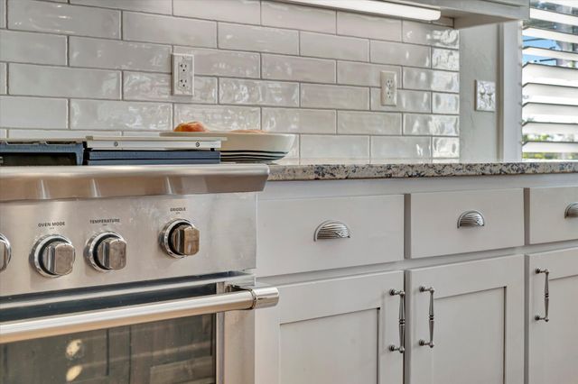 11998 E Highway 32, Stockton, MO 65785