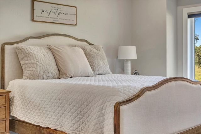 11998 E Highway 32, Stockton, MO 65785