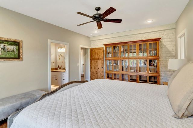 11998 E Highway 32, Stockton, MO 65785