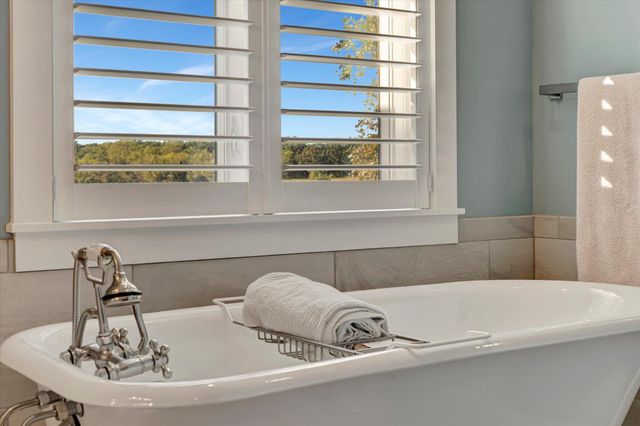 11998 E Highway 32, Stockton, MO 65785