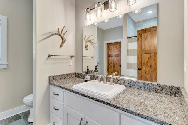 11998 E Highway 32, Stockton, MO 65785