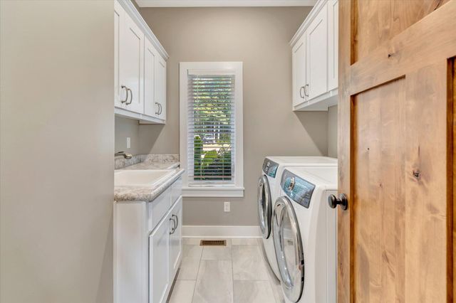 11998 E Highway 32, Stockton, MO 65785