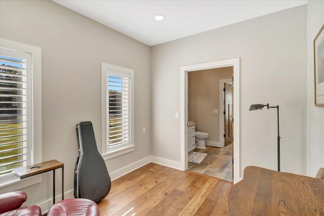 11998 E Highway 32, Stockton, MO 65785