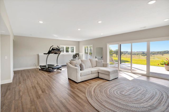 11998 E Highway 32, Stockton, MO 65785