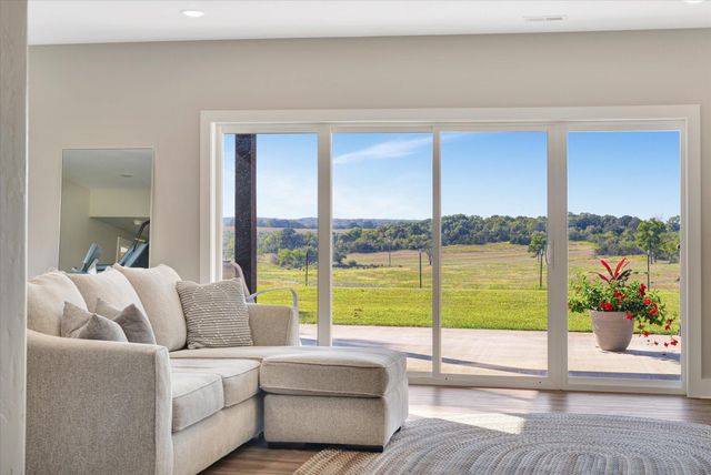 11998 E Highway 32, Stockton, MO 65785