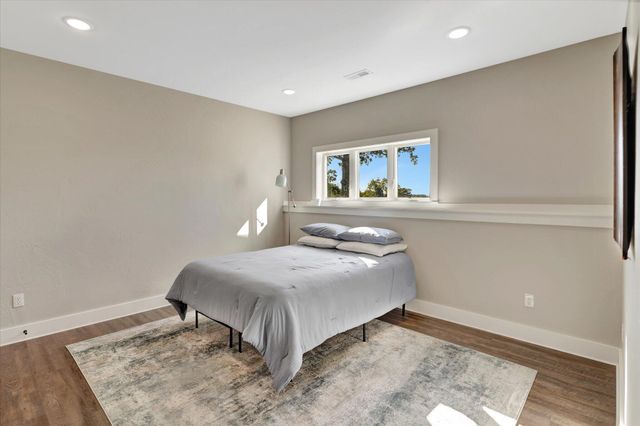 11998 E Highway 32, Stockton, MO 65785