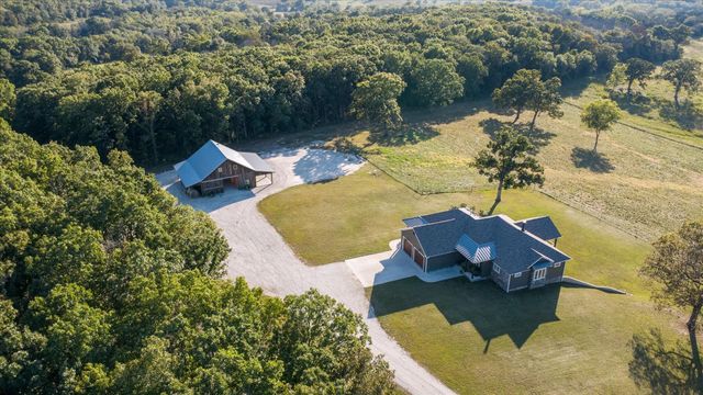 11998 E Highway 32, Stockton, MO 65785