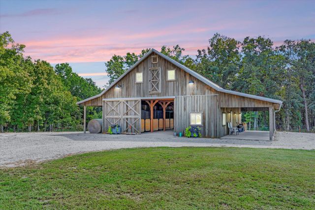 11998 E Highway 32, Stockton, MO 65785