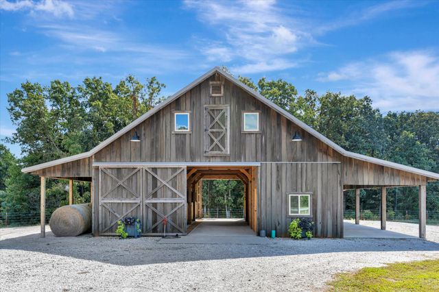 11998 E Highway 32, Stockton, MO 65785