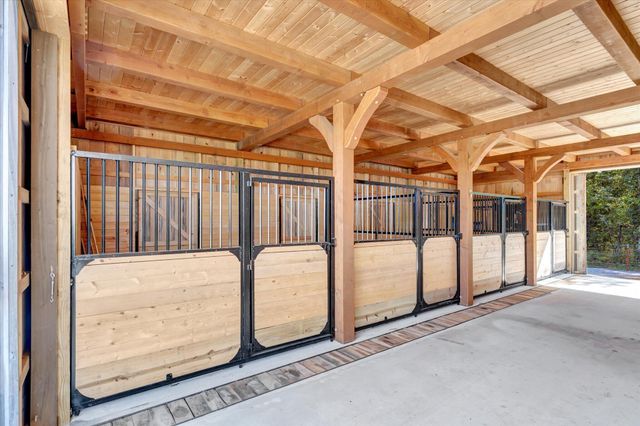 11998 E Highway 32, Stockton, MO 65785