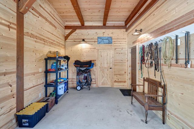 11998 E Highway 32, Stockton, MO 65785