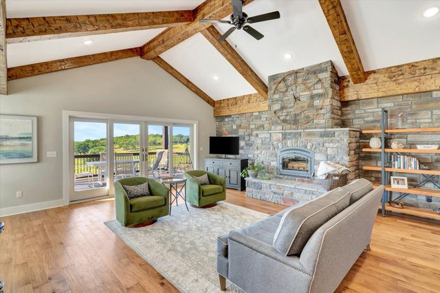 11998 E Highway 32, Stockton, MO 65785