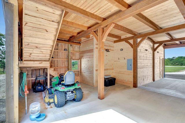 11998 E Highway 32, Stockton, MO 65785