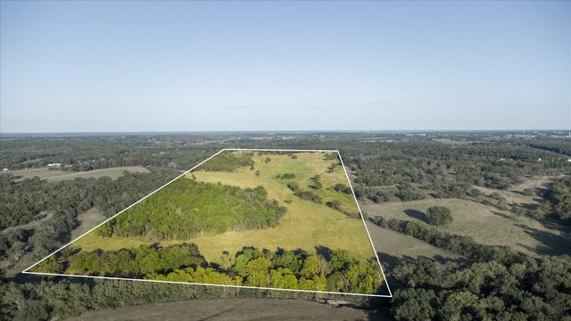 11998 E Highway 32, Stockton, MO 65785