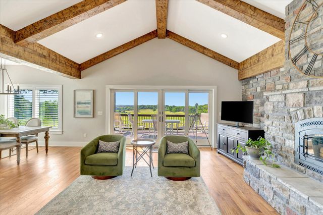 11998 E Highway 32, Stockton, MO 65785