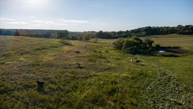 11998 E Highway 32, Stockton, MO 65785