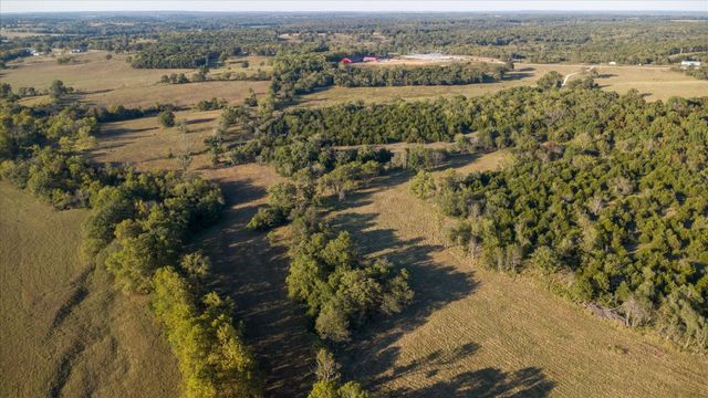 11998 E Highway 32, Stockton, MO 65785