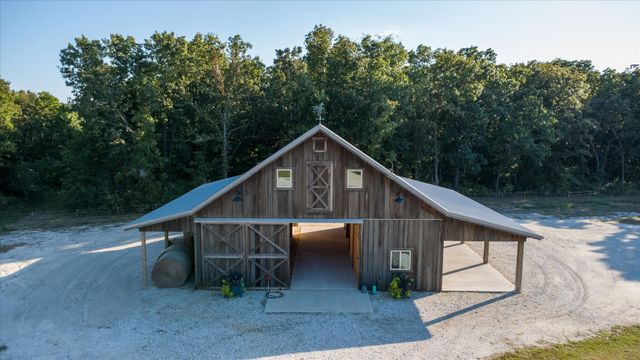 11998 E Highway 32, Stockton, MO 65785