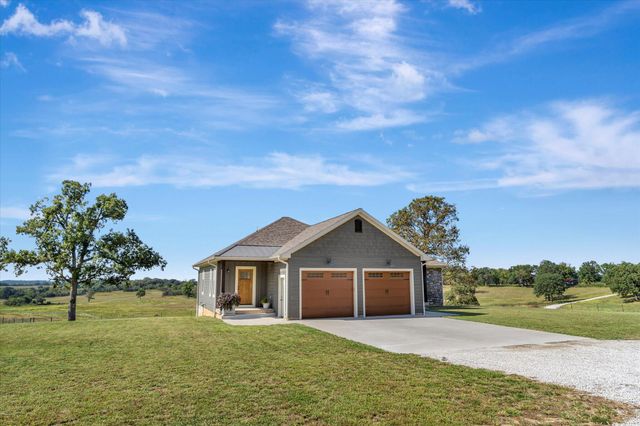 11998 E Highway 32, Stockton, MO 65785