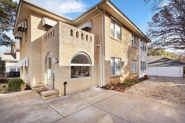 2701 S University Drive, Fort Worth, TX 76109