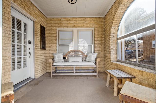 2701 S University Drive, Fort Worth, TX 76109